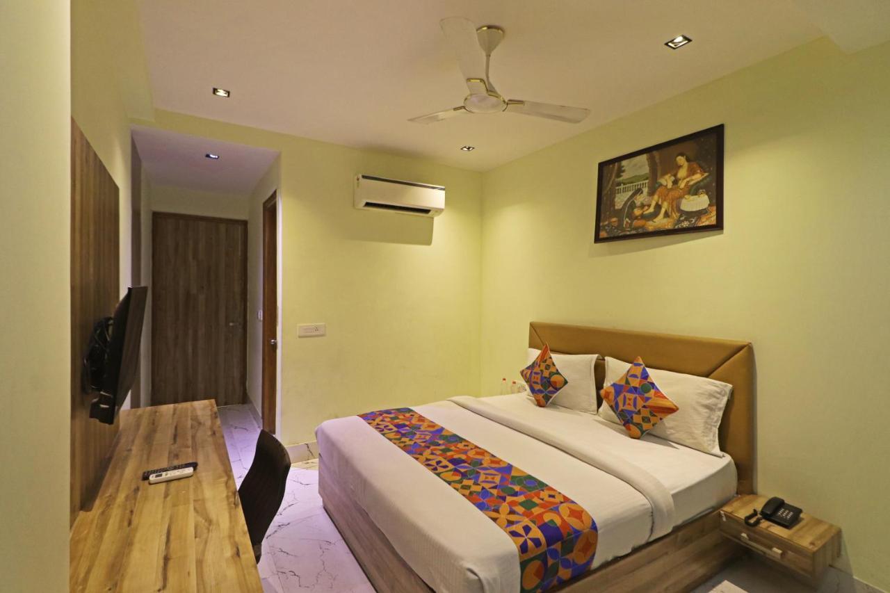 Hotel Good Vibe Near Delhi Igi Airport Нью-Делі Екстер'єр фото