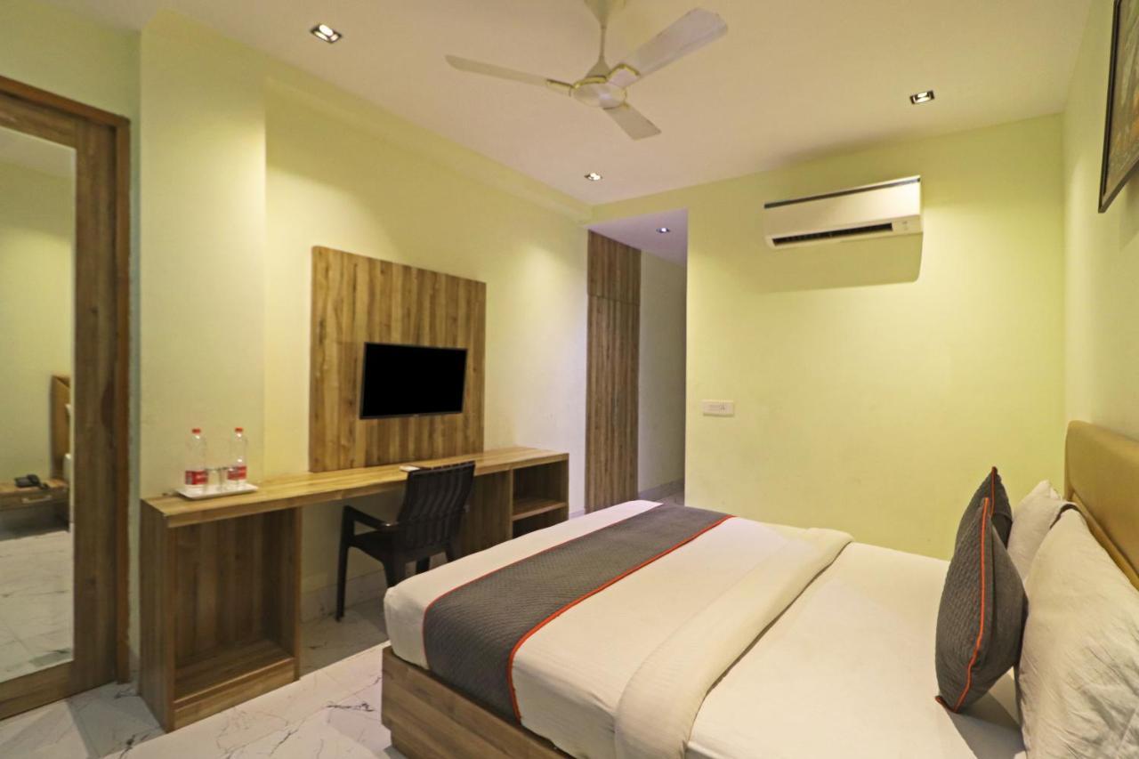 Hotel Good Vibe Near Delhi Igi Airport Нью-Делі Екстер'єр фото