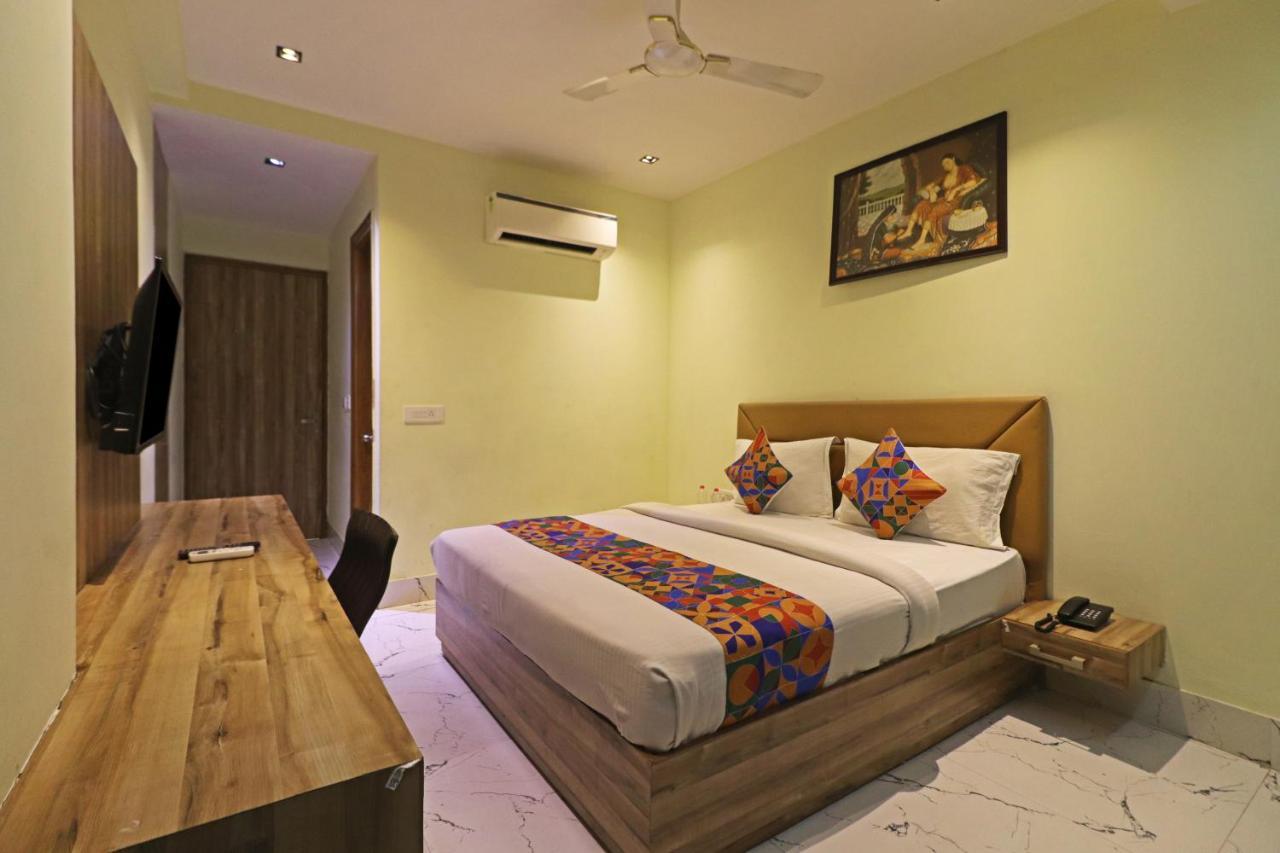 Hotel Good Vibe Near Delhi Igi Airport Нью-Делі Екстер'єр фото